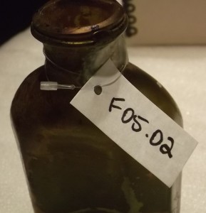 瓶子上的tyvek标签