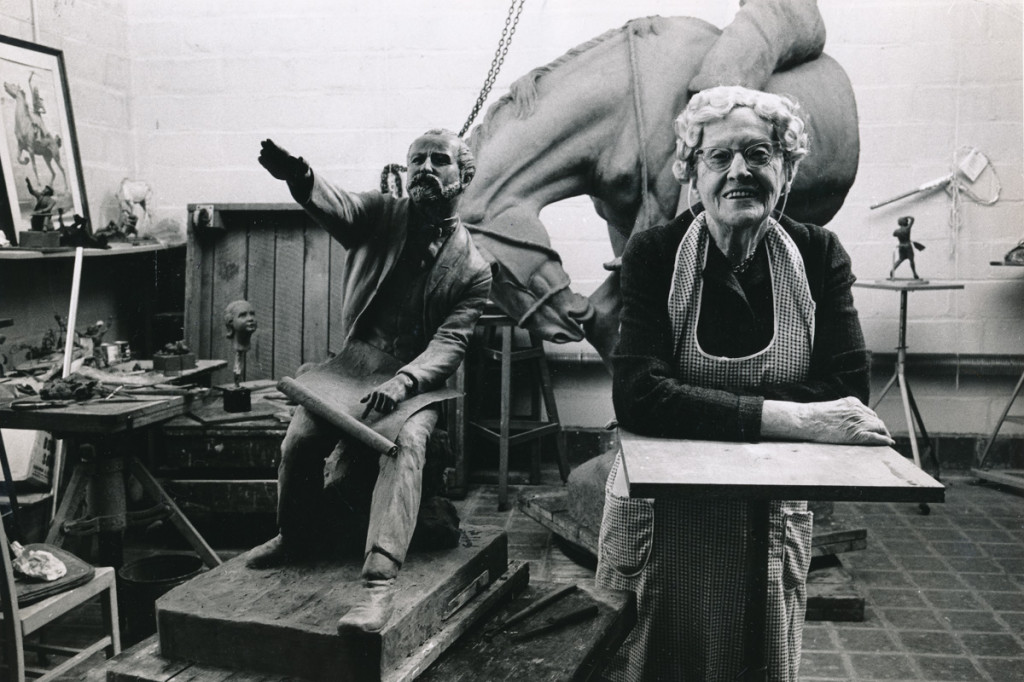 安娜·海厄特·亨廷顿的雕塑作品，1965年;左图是cph的模型，后面是安德鲁·杰克逊的模型