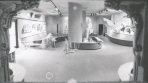 园壁画廊的建设1977